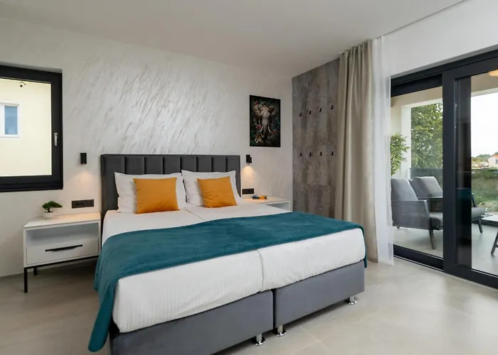 Vakantiehuis Stunning In With Wifi Štinjan