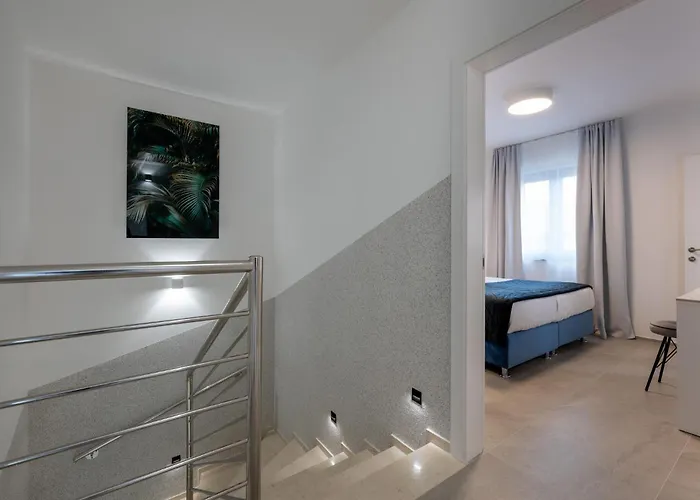 Vakantiehuis Stunning In With Wifi Štinjan