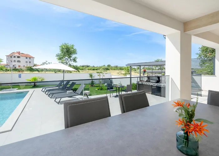 Vakantiehuis Stunning In With Wifi *